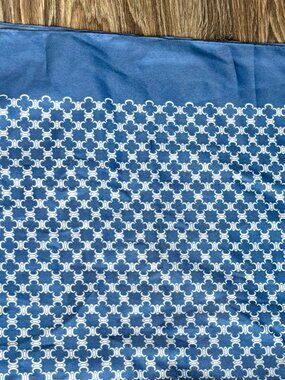 Simons geometric scarf